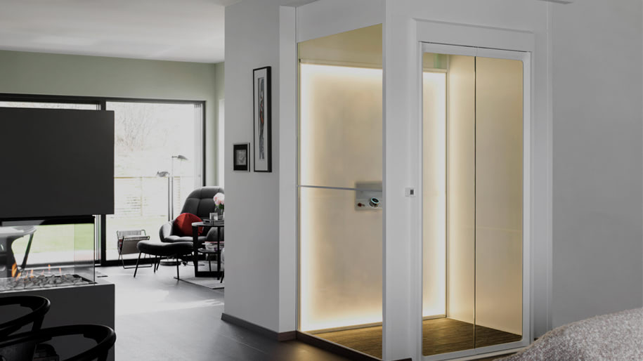 Thang máy có phòng máy