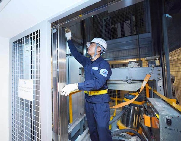 Kích thước chiều cao cửa thang máy chuẩn 2025