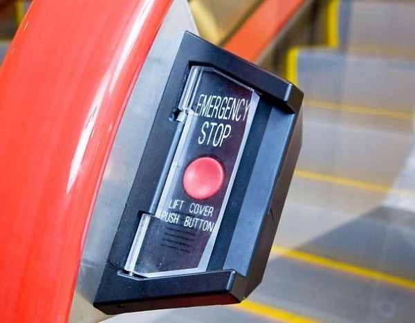 Cấu tạo của nút dừng khẩn cấp thang cuốn