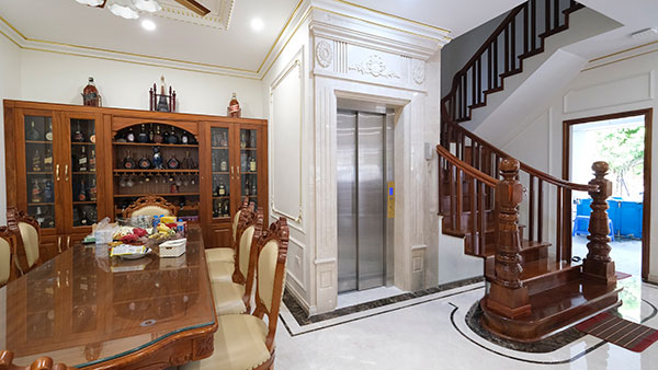 Nhà phố tân cổ điển 5x15m có thang máy Nhà phố tân cổ điển 5x15m có thang máy