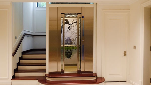 Thang bộ ôm thang máy là gì? Thang bộ ôm thang máy là gì?