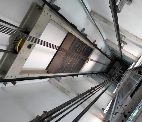 Nguyên lý hoạt động của đối trọng thang máy