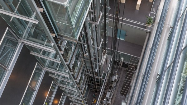 Xu hướng công nghệ và cải tiến đối trọng thang máy