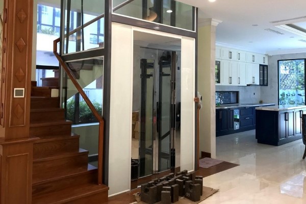 Thang máy Family