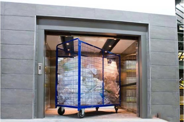 Thang máy tải hàng được sử dụng nhằm nâng cao hiệu quả vận chuyển