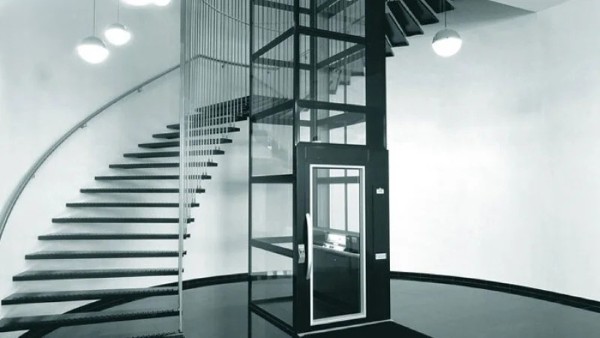 Thang máy lồng kính