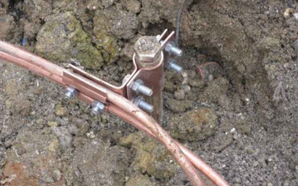 Những lưu ý quan trọng khi thi công và vận hành hệ thống tiếp địa thang máy