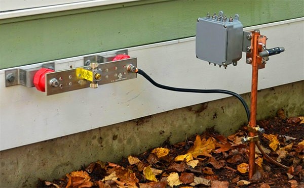 Hệ thống tiếp địa thang máy đóng vai trò trung tâm trong việc bảo vệ người dùng