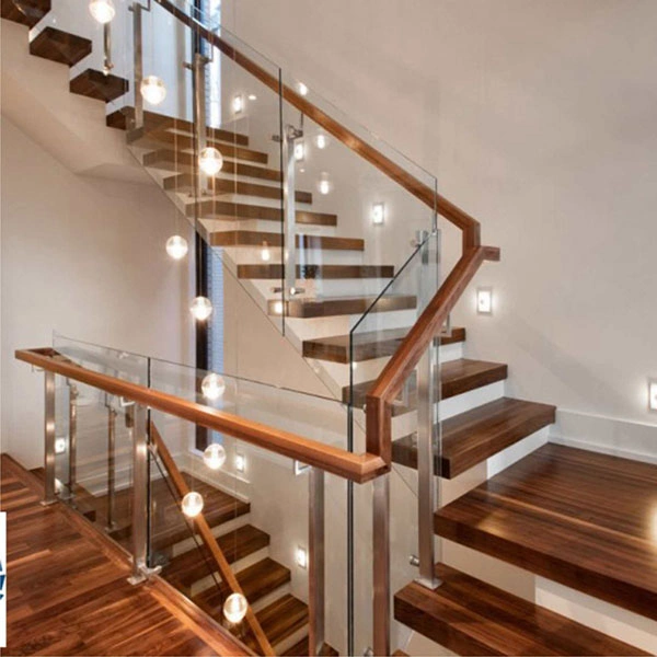 Cầu thang bộ kết hợp lan can kính