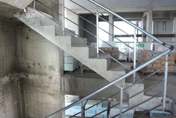 Cầu thang bộ nguyên khối