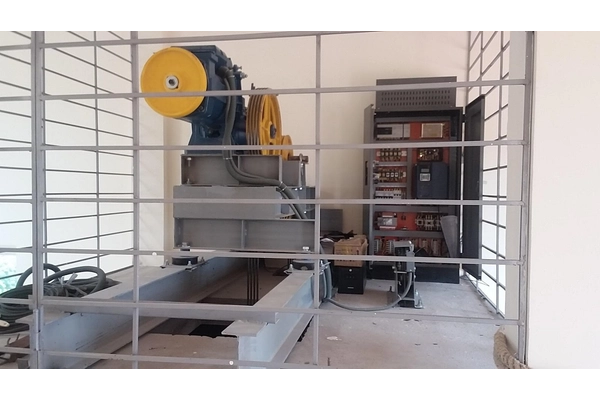 Phòng máy thang máy là gì?