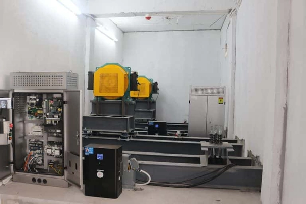 Tiêu chí và lợi ích khi lựa chọn thang máy có phòng máy