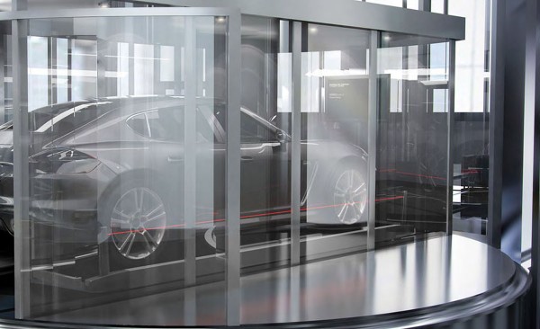 Cửa tầng và cửa cabin đóng của thang máy tải ô tô