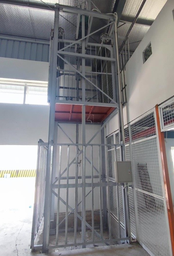 Nguyên lý hoạt động của thang máy chế từ tời điện Nguyên lý hoạt động của thang máy chế từ tời điện