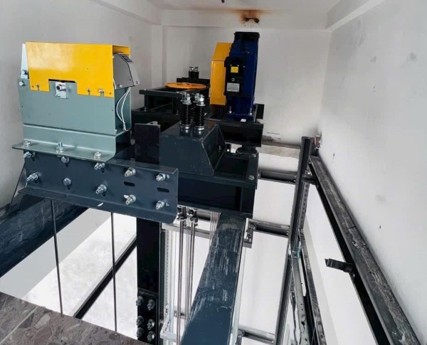 Ứng dụng thực tế của thắng cơ thang máy