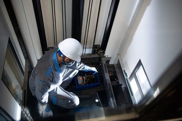 Các chi phí phát sinh trong quá trình lắp đặt và sử dụng thang máy