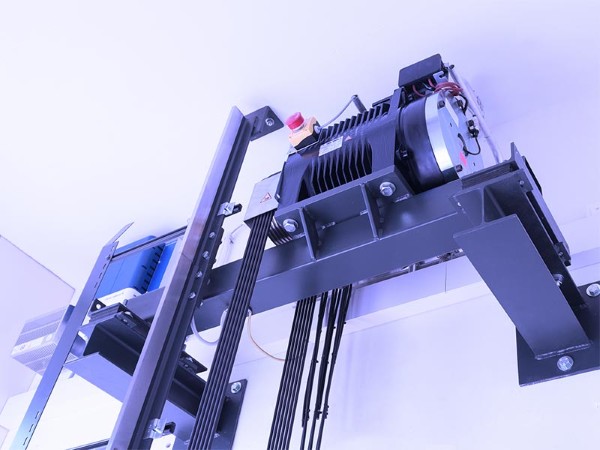 Bộ hãm an toàn thang máy đóng vai trò quan trọng trong hệ thống an toàn của thang máy