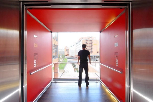 Thang máy tải hàng cho nhà hàng – kho – dịch vụ