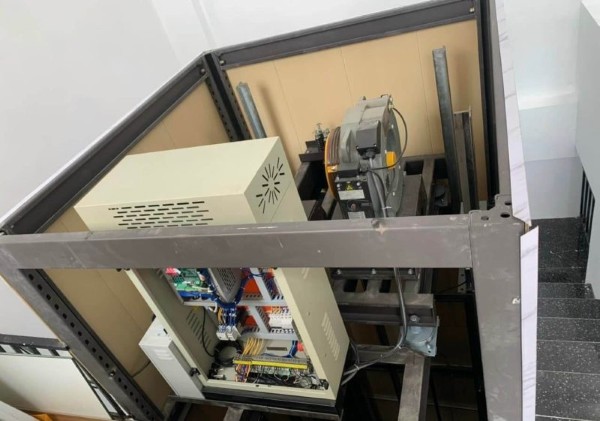 Thang máy có phòng máy