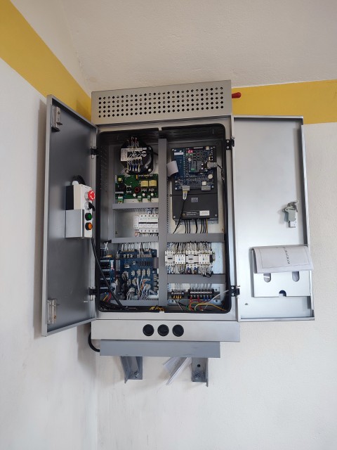 Tủ điện thang máy Tủ điện thang máy