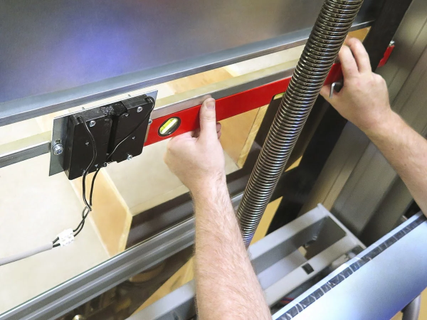 Nguyên lý hoạt động của thang máy gia đình trục vít