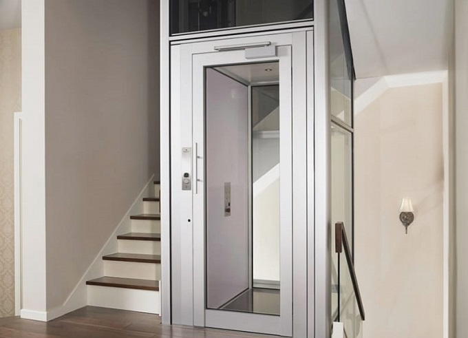 Thang máy kính 250kg thường dành cho 2-3 người