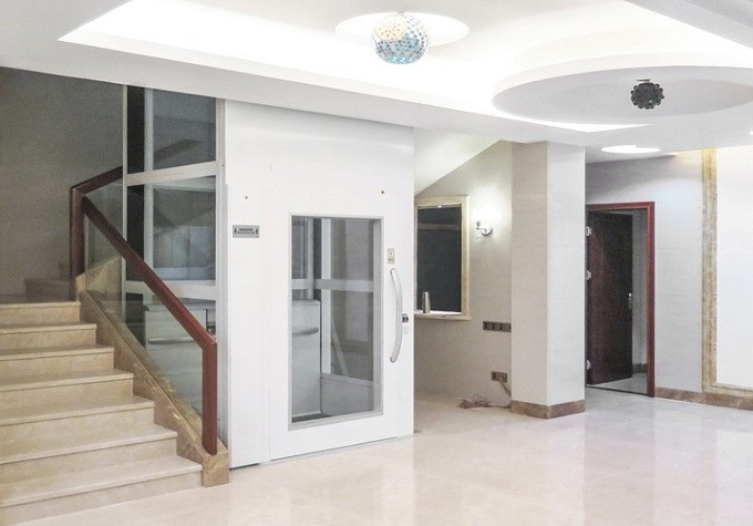 Thang máy kính 450kg – 550kg thường dành cho các gia đình có nhu cầu di chuyển